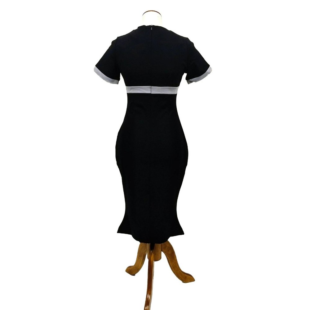 Black Curvalicious Button Wiggle Dress - Picture 4 of 7